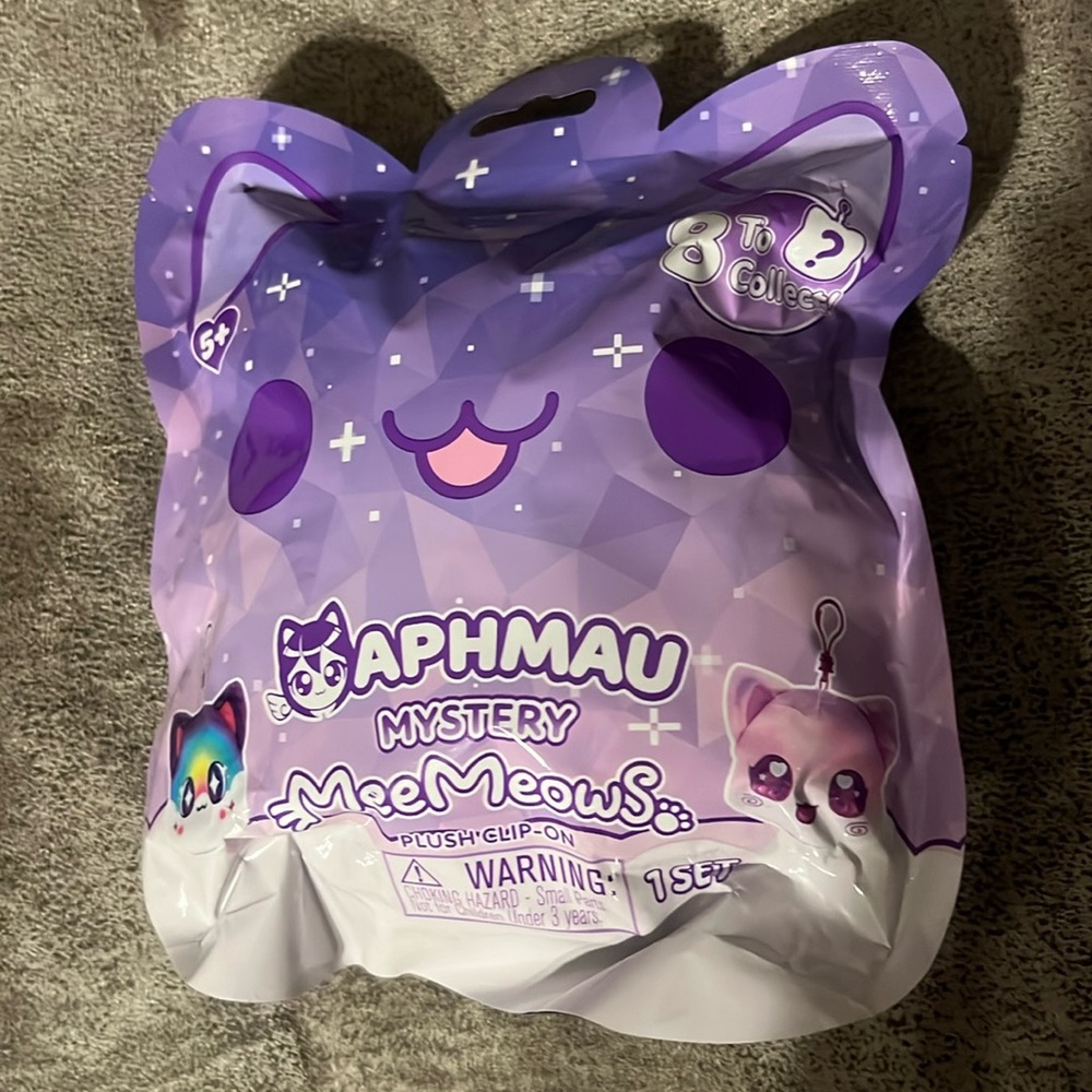 Mystery MeeMeows plush clip on
